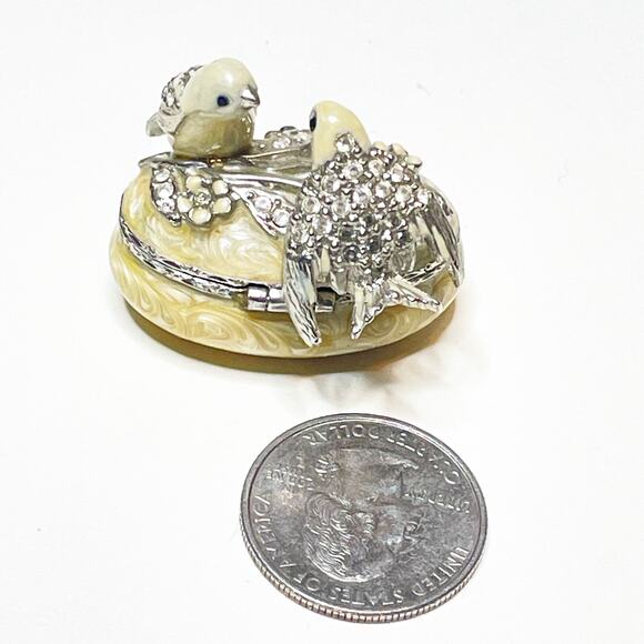 Jay Strongwater Love Birds Swarovski Enamel Trinket Box - Picture 2 of 4